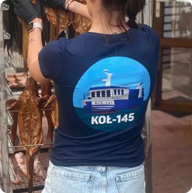 Koszulki — realizacja odzieży reklamowej